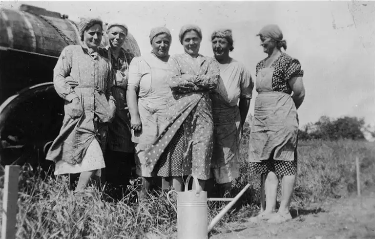Tobaksarbejdere på Søborg Sø, 1943