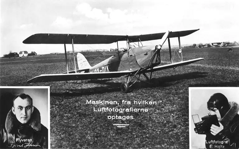 Postkort af Flyvemaskinen, Sylvest Jensen og luftfotograf Edvald Bech Holtz, ca. 1938